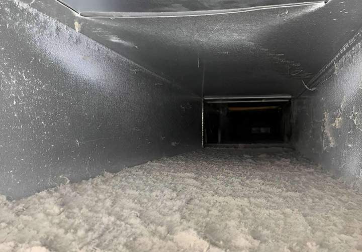 Nos techniciens compétents inspectent vos conduits de ventilation par caméra.